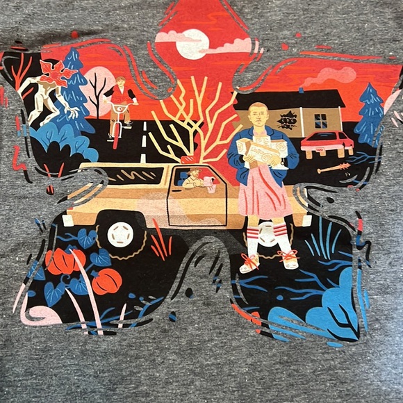 Stranger things tshirt - Picture 4 of 4